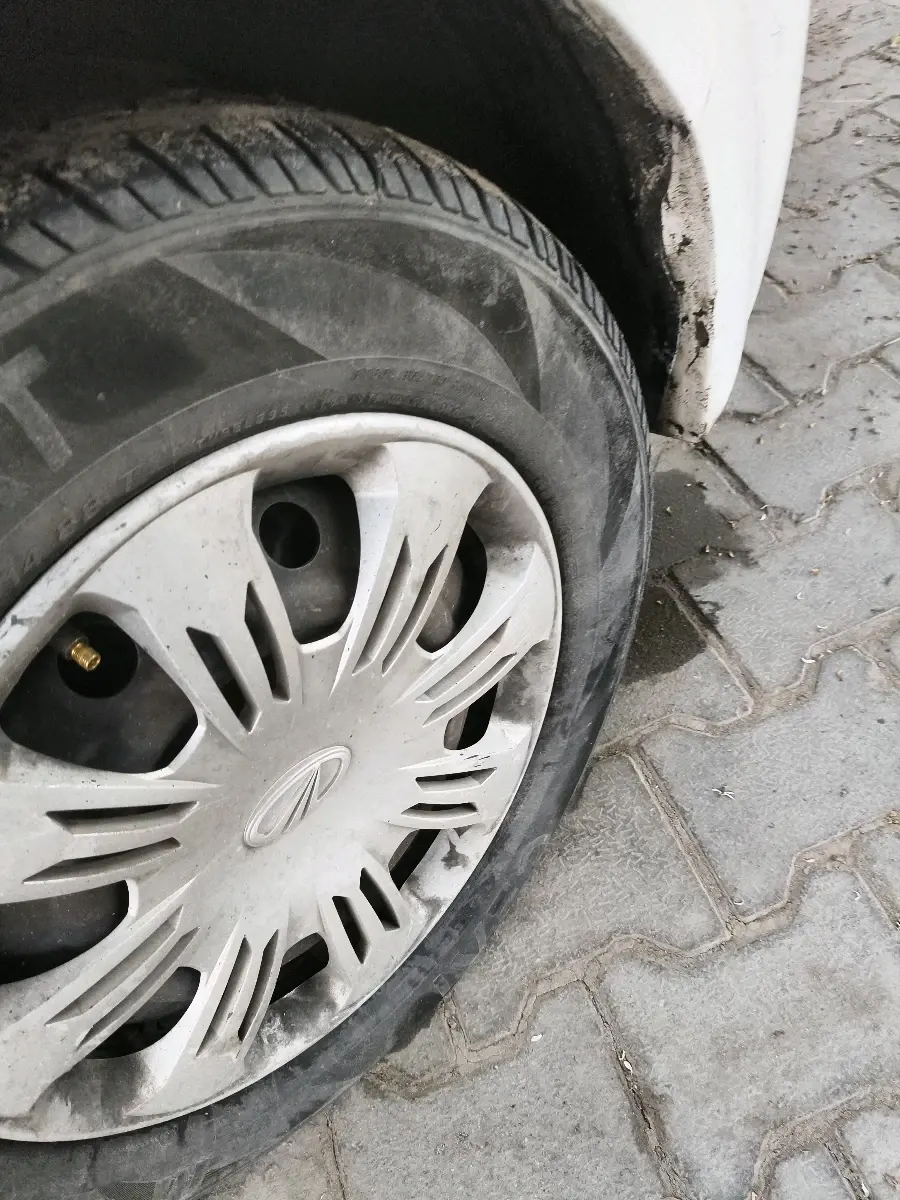 2012 Mahindra Verito 1.5 D4, Diesel, Manual, 1,55,647 km, tyre