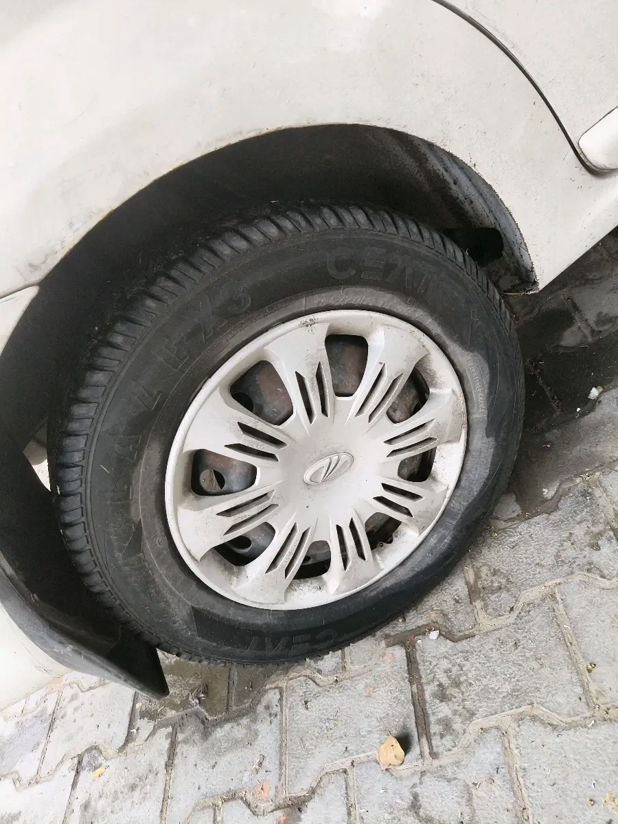 2012 Mahindra Verito 1.5 D4, Diesel, Manual, 1,55,647 km, tyre