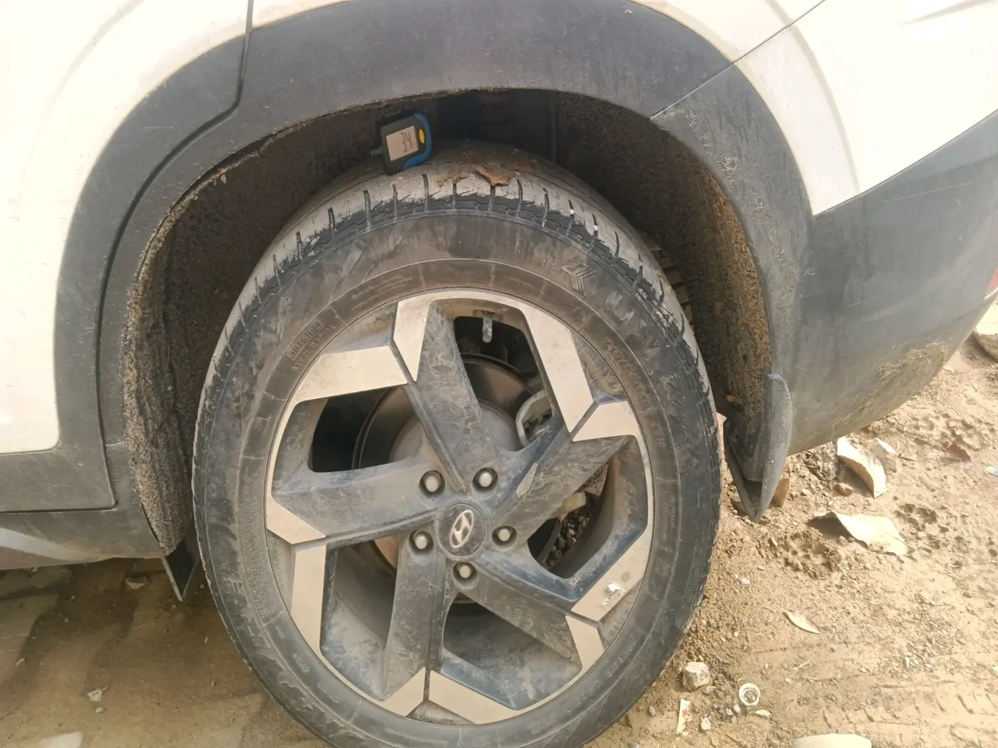 2023 Hyundai ALCAZAR PLATINUM 1.5 TURBO PETROL MT 7STR, Petrol, Manual, 24,326 km, tyre