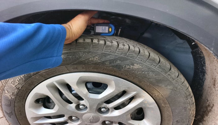 2026 KIA CARENS Premium (O) 1.5 Petrol 7 STR, CNG, Manual, 1,565 km, tyre