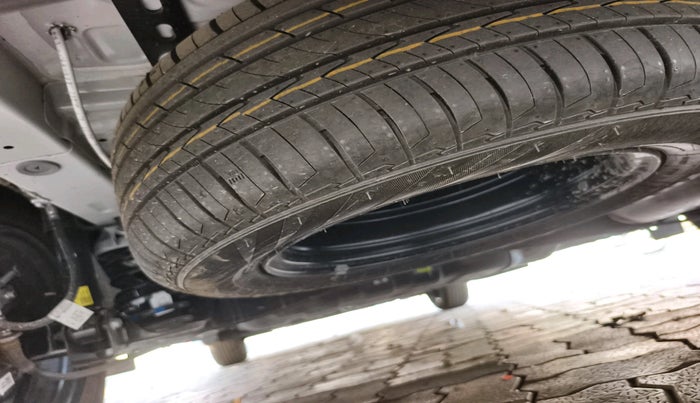 2026 KIA CARENS Premium (O) 1.5 Petrol 7 STR, CNG, Manual, 1,565 km, tyre