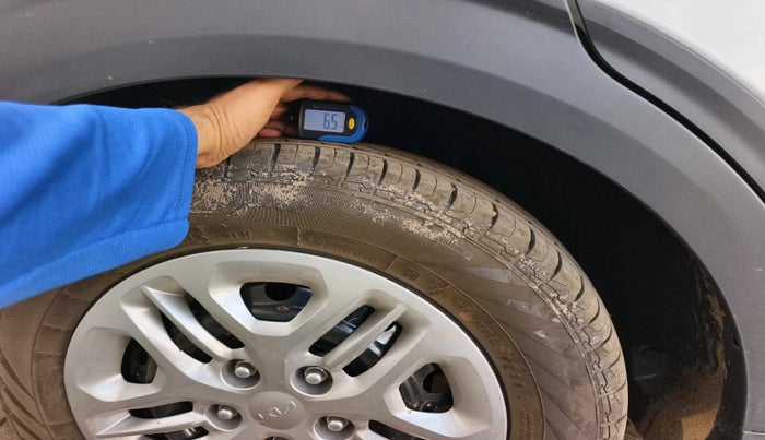 2026 KIA CARENS Premium (O) 1.5 Petrol 7 STR, CNG, Manual, 1,565 km, tyre