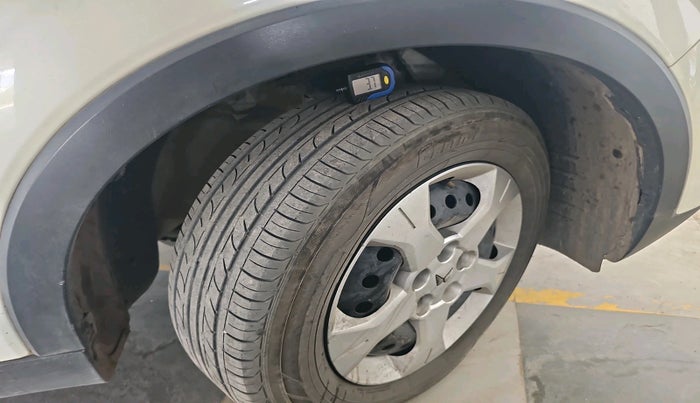 2023 Mahindra XUV300 W6 1.5 Sunroof Diesel, Diesel, Manual, 93,153 km, tyre