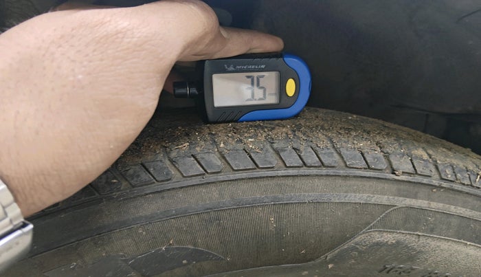 2010 Maruti Swift Dzire LXI, Petrol, Manual, 1,26,977 km, tyre