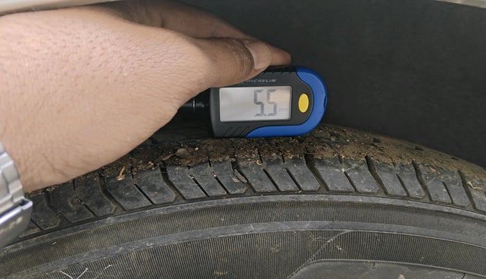 2010 Maruti Swift Dzire LXI, Petrol, Manual, 1,26,977 km, tyre