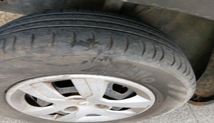 2015 Renault Kwid RXT 0.8, CNG, Manual, 65,000 km, tyre