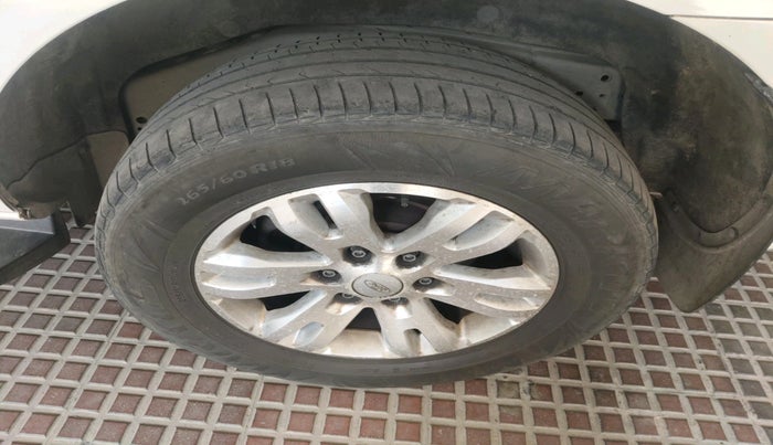 2018 Ford Endeavour TREND 2.2 4X2 AT, Diesel, Automatic, 2,58,864 km, tyre