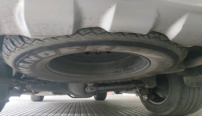 2018 Ford Endeavour TREND 2.2 4X2 AT, Diesel, Automatic, 2,58,864 km, tyre