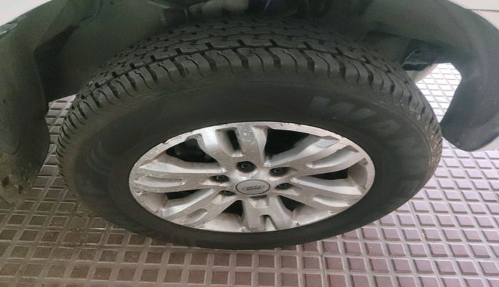 2018 Ford Endeavour TREND 2.2 4X2 AT, Diesel, Automatic, 2,58,864 km, tyre