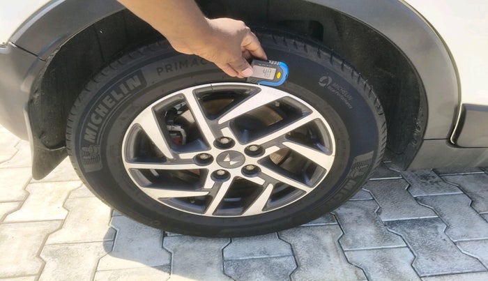 2023 Mahindra XUV300 W8 (O) 1.5 DIESEL, Diesel, Manual, 82,105 km, tyre