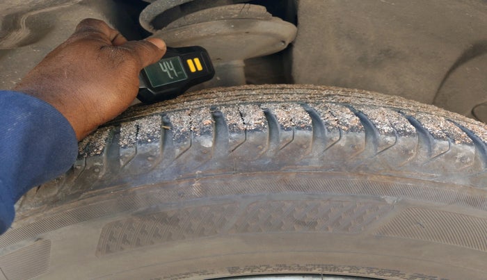 2014 Renault Duster 85 PS RXL DIESEL, Diesel, Manual, 1,26,508 km, tyre