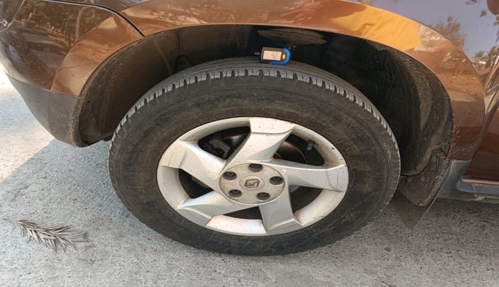 2014 Renault Duster 85 PS RXL DIESEL, Diesel, Manual, 1,44,386 km, tyre