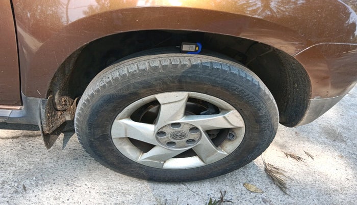 2014 Renault Duster 85 PS RXL DIESEL, Diesel, Manual, 1,44,386 km, tyre