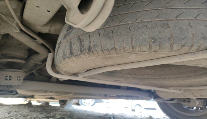 2016 Maruti Ertiga VXI, CNG, Manual, 1,73,920 km, tyre