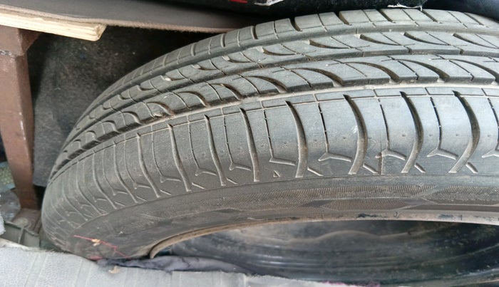 2013 Maruti Wagon R 1.0 VXI, CNG, Manual, 1,12,234 km, tyre