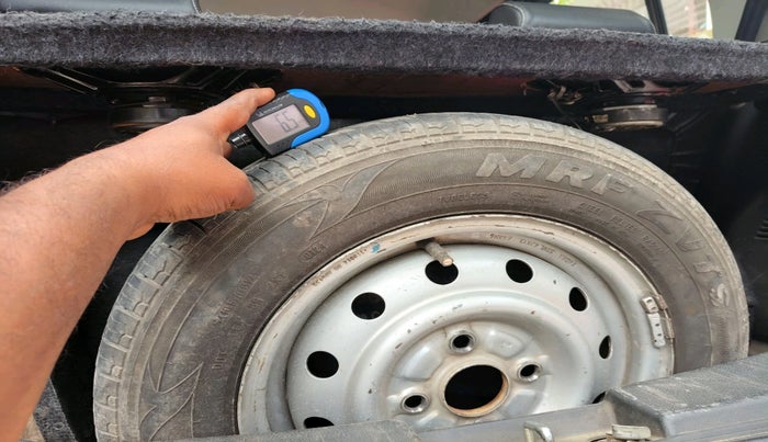 2014 Maruti Wagon R 1.0 LXI, CNG, Manual, 90,071 km, tyre