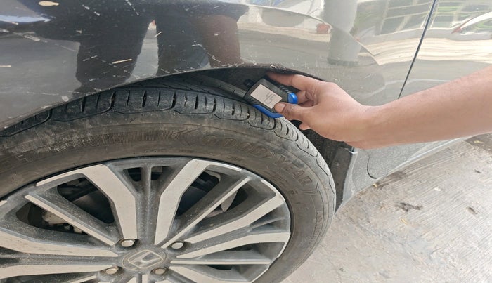 2017 Honda City 1.5L I-VTEC VX, Petrol, Manual, 1,28,423 km, tyre