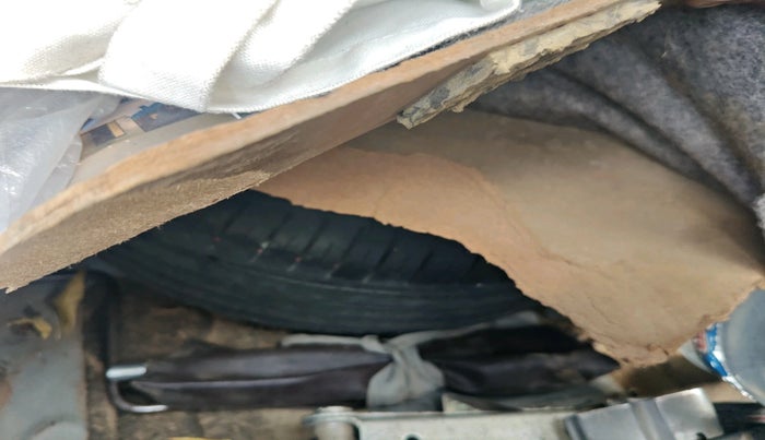 2017 Honda City 1.5L I-VTEC VX, Petrol, Manual, 1,28,423 km, tyre