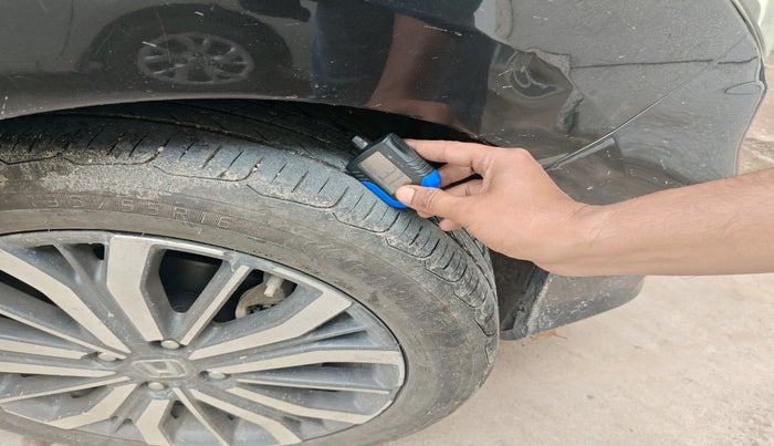 2017 Honda City 1.5L I-VTEC VX, Petrol, Manual, 1,28,423 km, tyre