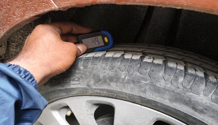 2017 Maruti Baleno ZETA PETROL 1.2, Petrol, Manual, 1,08,791 km, tyre