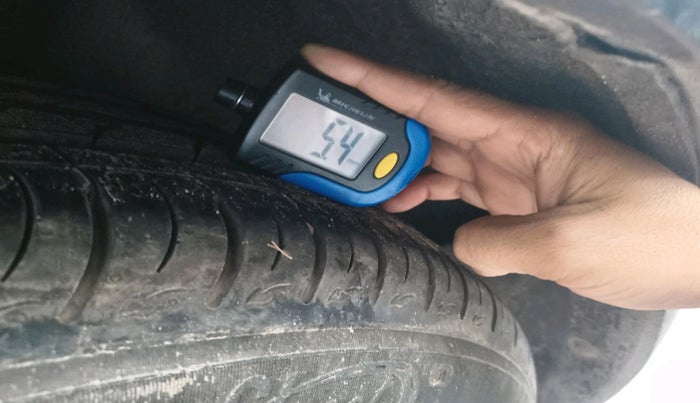 2019 Honda CRV 2.0L I-VTEC 2WD CVT, Petrol, Automatic, 1,29,577 km, tyre