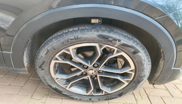 2021 Skoda KUSHAQ STYLE 1.0L TSI AT, Petrol, Automatic, 29,344 km, tyre