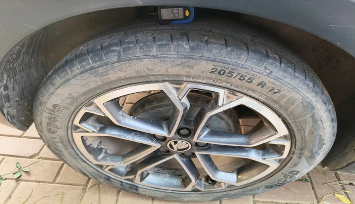 2021 Skoda KUSHAQ STYLE 1.0L TSI AT, Petrol, Automatic, 29,344 km, tyre