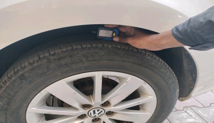 2016 Volkswagen Ameo HIGHLINE1.2L, CNG, Manual, 1,51,540 km, tyre