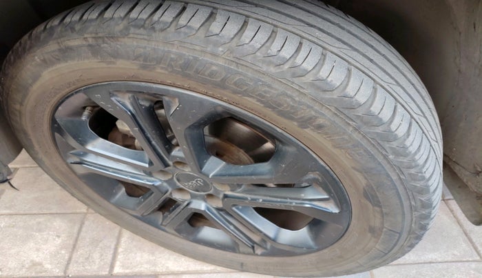 2022 Jeep Compass MODEL S (O) 1.4 PETROL DCT, Petrol, Automatic, 29,801 km, tyre