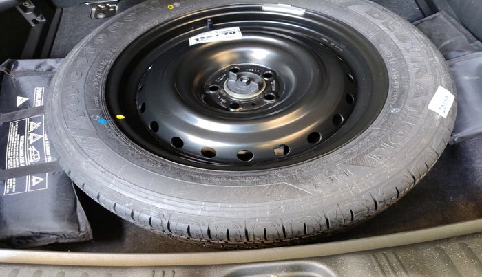 2022 Jeep Compass MODEL S (O) 1.4 PETROL DCT, Petrol, Automatic, 29,801 km, tyre