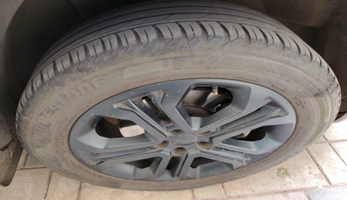 2022 Jeep Compass MODEL S (O) 1.4 PETROL DCT, Petrol, Automatic, 29,801 km, tyre