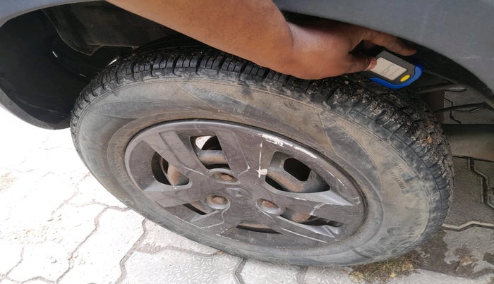 2018 Renault Kwid RXT 1.0 (O), Petrol, Manual, 88,594 km, tyre