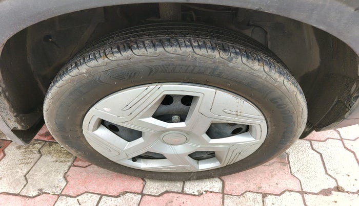 2024 Tata NEXON PURE 1.2 PETROL, Petrol, Manual, 3,730 km, tyre