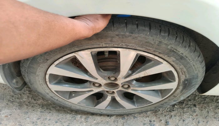 2015 Hyundai Verna 1.6 VTVT S AT, Petrol, Automatic, 68,849 km, tyre