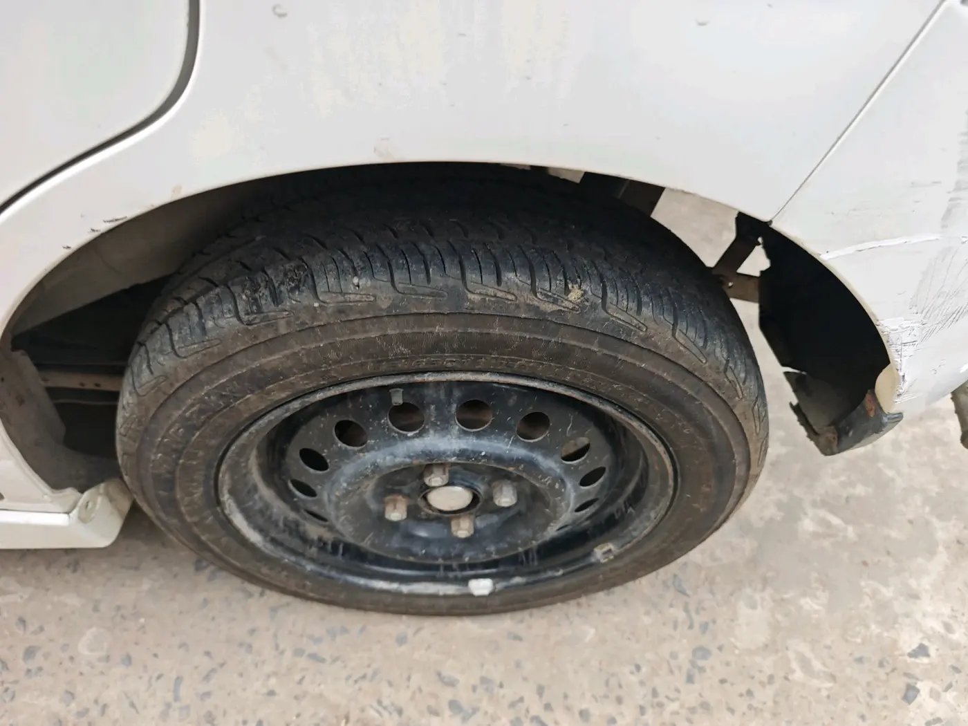 2017 Maruti Wagon R 1.0 VXI, Petrol, Manual, 67,272 km, tyre