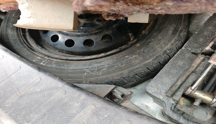 2017 Maruti Wagon R 1.0 VXI, Petrol, Manual, 67,272 km, tyre