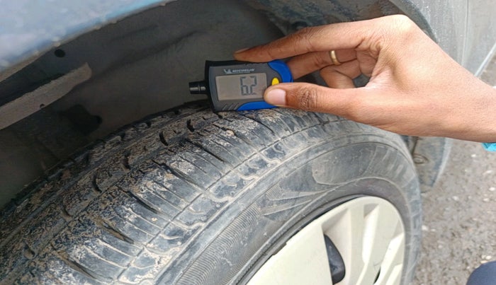 2012 Maruti Swift Dzire VXI, CNG, Manual, 1,03,292 km, tyre