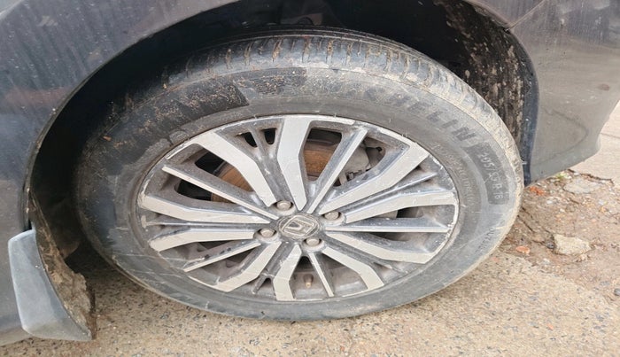 2017 Honda City 1.5L I-VTEC VX, Petrol, Manual, 1,07,024 km, tyre