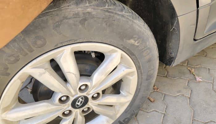 2015 Hyundai Creta SX PLUS AT 1.6 DIESEL, Diesel, Automatic, 1,11,685 km, tyre