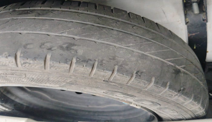 2016 Maruti Celerio VXI CNG, CNG, Manual, 1,99,434 km, tyre