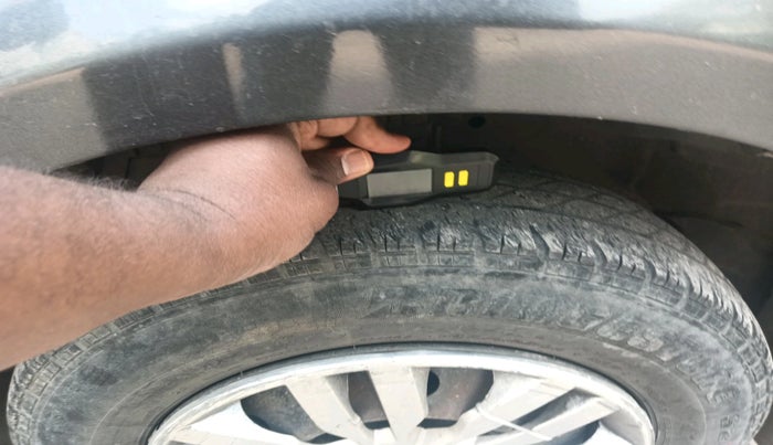 2017 Maruti Swift VDI, Diesel, Manual, 1,58,770 km, tyre