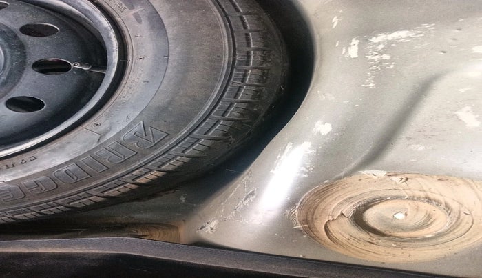 2017 Maruti Swift VDI, Diesel, Manual, 1,58,770 km, tyre