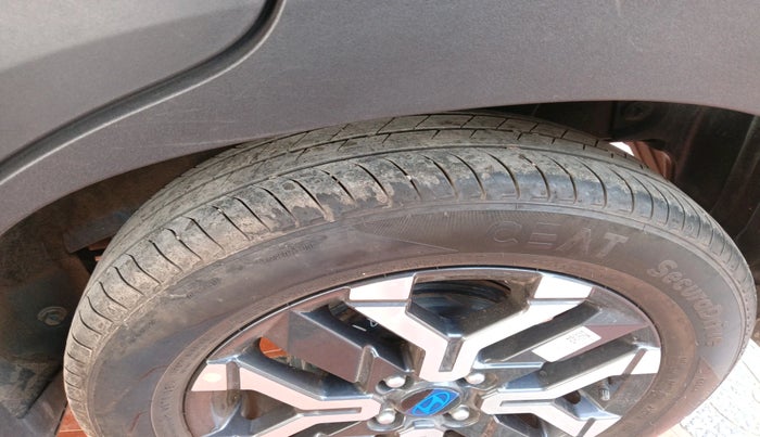 2024 Hyundai EXTER SX(O) CONNECT 1.2 AMT, Petrol, Automatic, 7,305 km, tyre