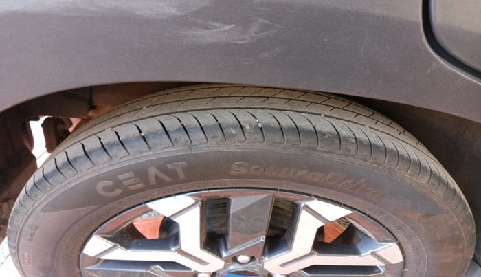 2024 Hyundai EXTER SX(O) CONNECT 1.2 AMT, Petrol, Automatic, 7,305 km, tyre