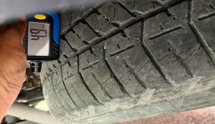 2012 Mahindra XUV500 W8, Diesel, Manual, 96,991 km, tyre