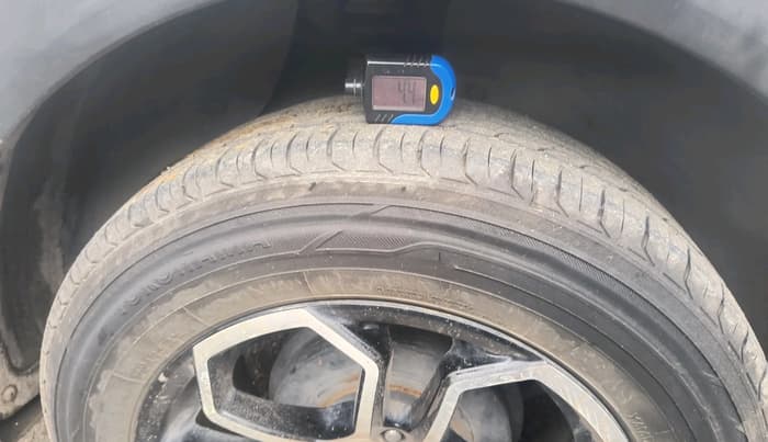2019 Hyundai Creta E PLUS 1.4 DIESEL, Diesel, Manual, 1,15,391 km, tyre