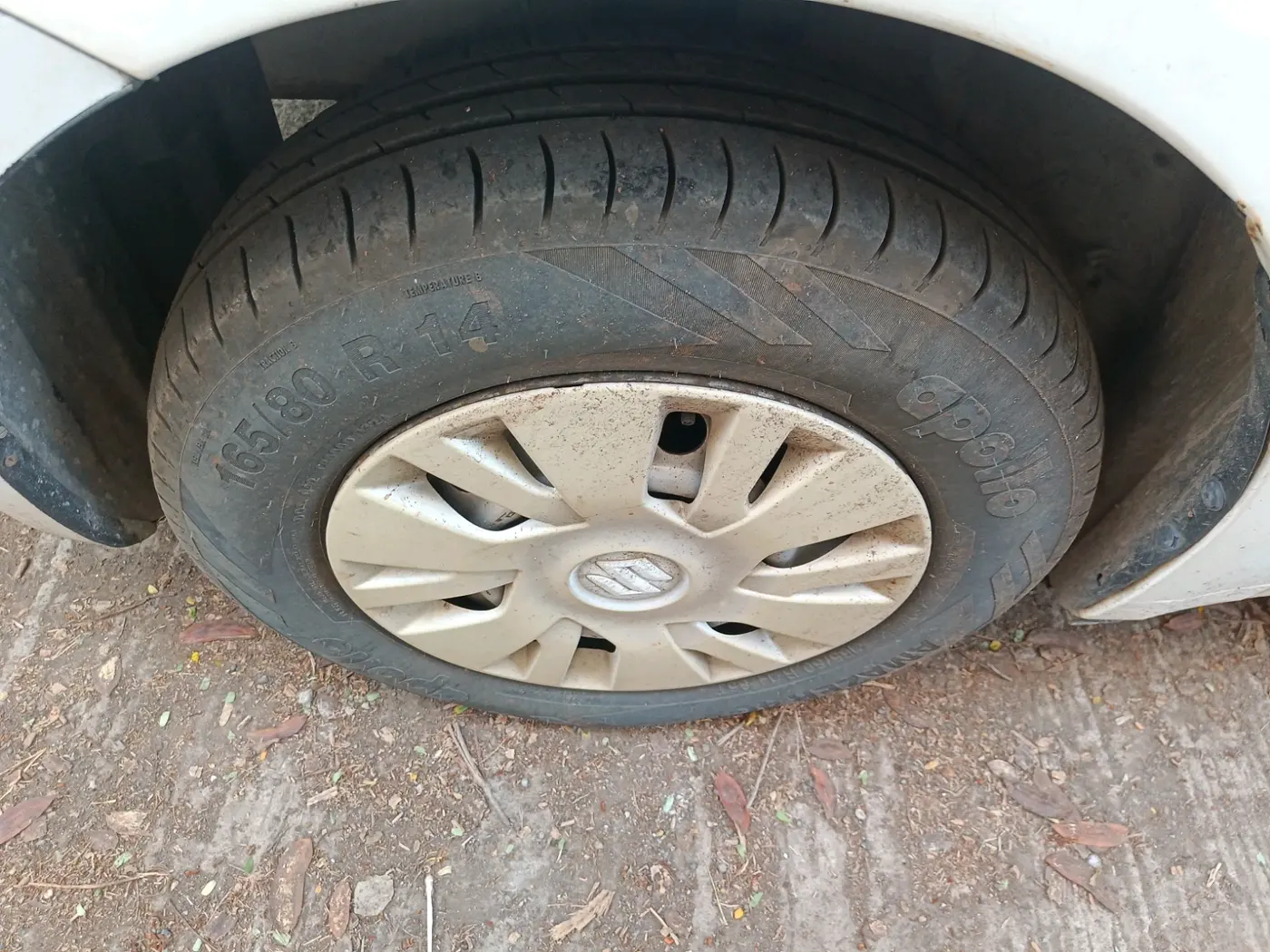 2016 Maruti Swift Dzire LDI, Diesel, Manual, 1,75,135 km, tyre