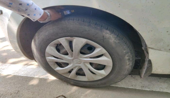 2022 Maruti Swift VXI, Petrol, Manual, 1,41,509 km, tyre