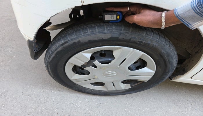 2017 Maruti Wagon R 1.0 VXI AMT, CNG, Automatic, 67,193 km, tyre