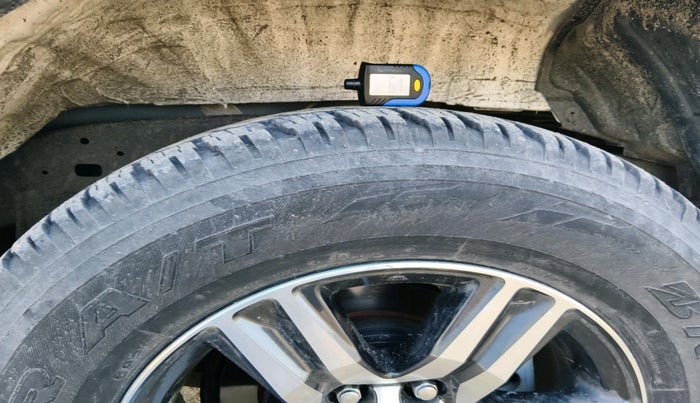 2025 Toyota Fortuner 4X2 AT 2.8 DIESEL, Diesel, Automatic, 14,290 km, tyre